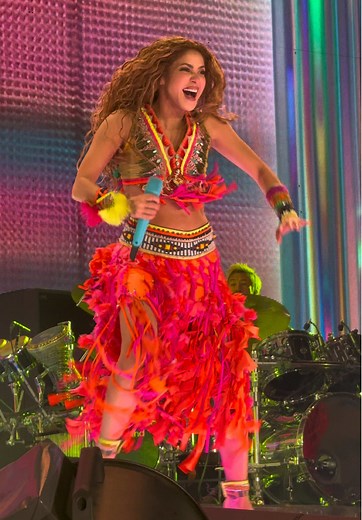 Shakira's Stunning Outfit Unveiled in Puebla Concert