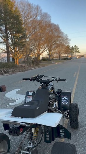 171K views · 5K reactions | Hole shot #yamaha #banshee350 #yamhabanshee350twin #banshee #2stroke #yamahabanshee #atv #2t #holeshot | D Banshee 350 | Facebook