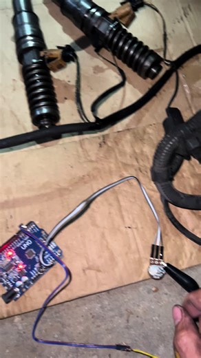 Testing Hyundai D6CB ECU with Arduino for Programming