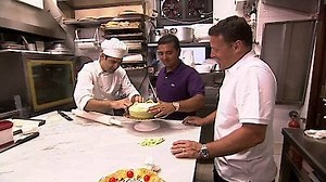 Watch Cake Boss Season 3 Episode 18 - 	Cassata, Cheesecakes and Crates of Wine