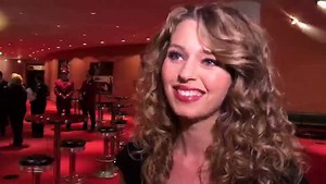 18K views · 307 reactions | Tessa Sunniva van Tol steht gleich als Jane auf der Bühne <3 #TarzanMusical #TarzanPremiere #TarzanOberhausen | Tarzan - Disneys Musical | Facebook