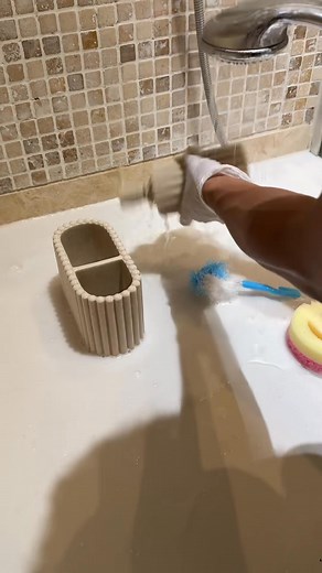 1K views · 14 reactions | Bathroom Clean 勺 #cleantok #fyp #reels #cleaningtiktok #cleaningmotivation #cleaning #domestos #viral | Klean Krish | Facebook