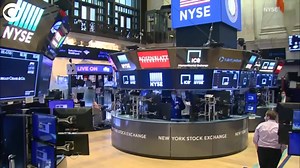 3.4K views · 45 reactions | NYSE FLOOR REOPENS: The New York Stock Exchange trading floor is back open at 25% capacity. NY Gov. Cuomo rang the opening bell Tuesday. Everyone must have their temperature checked, wear a face covering, and follow social distancing rules. The NYSE floor closed March 23 because of the pandemic. READ: https://bit.ly/2LYojwy?utm_medium=social&utm_source=facebook_8_News_Now | 8 News Now | Facebook