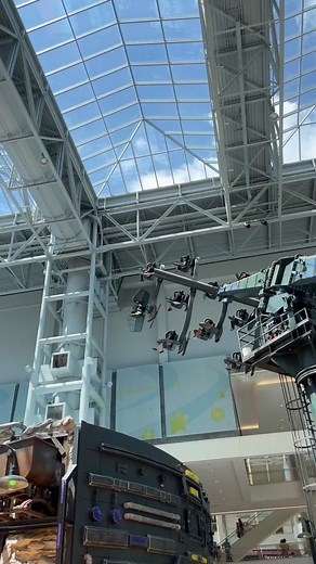 We salute this fearless rider flipping their seat again and again and again on Teenage Mutant Ninja Turtles Shell Shocked at Nickelodeon Universe 😵‍💫#nickelodeonuniverse #nickelodeon #mallofamerica #tnmt #themepark #themeparkfan #rollercoaster #launchcoaster #coasterenthusiast #coasters #thrill #thrillride #montañarusa #Achtbaan #Achterbahn #ジェットコースター #adventure #summer #vacation #travel #fyp #foryoupage