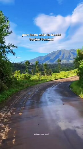 Sini main ke Kendal, nanti keliling dari Kendal lantai 1 ke Kendal lantai 2 😆 - - Sc. @aapun_real Lokasi : Ngargosari , Bringinsari, Tamanrejo semua di kec. Sukorejo Kab. Kendal #kendal #explorekendal sukorejo