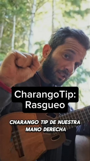 #charangotip HOY: La mano derecha 🪕💥 Es la que da vida a cada rasgueo, marcando el pulso y la energía de la canción. Hoy te dejo este consejo express: agregar acentos en los lugares justos transforma una simple ejecución de las notas en una interpretación con expresión, fuerza y musicalidad 🔥 ✨ Recordá: el ritmo no solo se toca, se siente. 👉 En mi escuela online podés encontrar clases y ejercicios especiales para mejorar tu técnica rítmica. #Charango #Ritmo #Rasgueo #CharangoOnline #ClasesDe