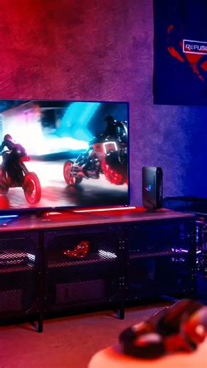 😉 Transform your gaming space effortlessly with the ROG NUC! Its compact 2.5-liter size allows it to stand vertically or lay flat, ensuring seamless integration into your gaming space. 👉🏻 Learn more: https://rog.gg/rognuc #NvidiaRTX4070 ##CoreUltraCPU #AIBoost #MiniPC | ASUS Republic of Gamers