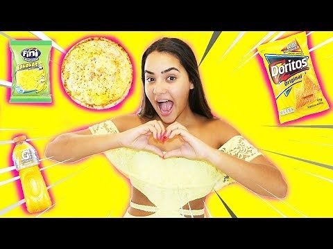 UM DIA INTEIRO COMENDO COMIDAS AMARELAS