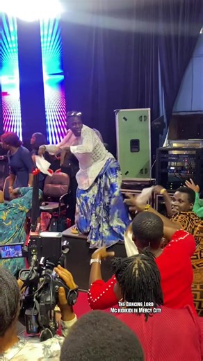 Kpombatic Way Dance at Mercy City