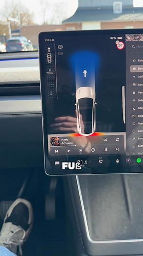 15K views · 103 reactions | Gang einlegen übers Display im neuen Tesla Model Y! #teslamodely #tesla #auto | Tesla Tim | Facebook