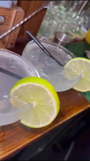 😉 One margarita and suddenly we’re making eye contact across the bar 👀🍸 Only £4 each — liquid confidence never looked this good 😏💚 🕒 ALL WEEK | 3–7PM 📍 The Old George, Colnbrook Tag the one you’d share a margarita (or three) with 💋 #DrinkTok #LondonNights #PubTok #SL1 #slough