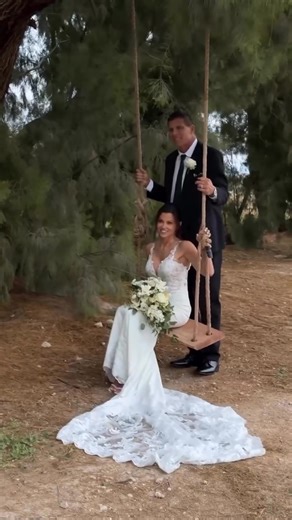 El ex pelotero cubano José Canseco se casó hace un par de días con Erin Michelle. Es el tercer matrimonio para el controversial pelotero de los Atléticos y los #yankees #josecanseco IG: José Canseco | Baseball Ahora