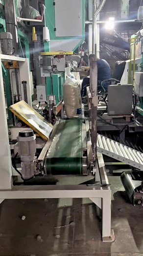 Packaging machine automation and palletizing robot overview