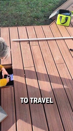 Using a cat to feed a wire through! 🤣👏 - 🎥 Viralhog