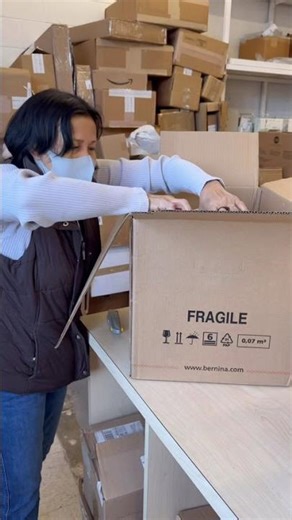 Unboxing the BERNINA L 460 Overlocker ✨ Fast, Flexible & Pro-Quality Stitches | #shorts