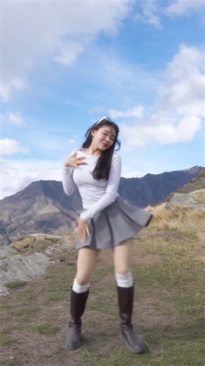 KATI 🤍 (T. Kiatrueangchai) on Instagram: "Taking —Hotel Lobby— to Queenstown🏩🤓 #queenstown #newzealandroadtrip"