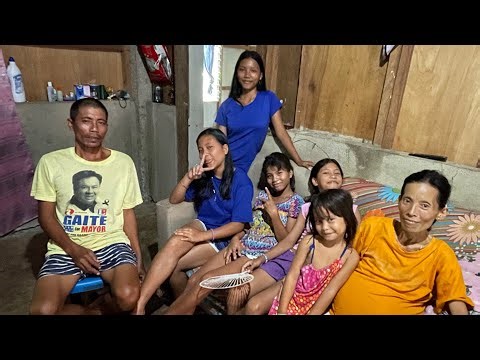 Gift for Rosie’s family before we leave for USA 🇺🇸 🇵🇭