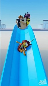 GRITOS EN EL TOBOGAN🙀con mis personajes #SHORTS #ROBLOX