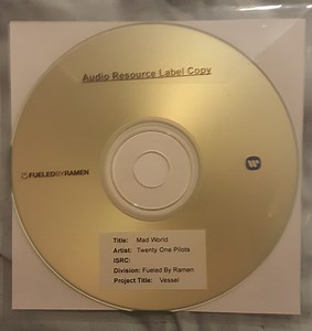 Twenty One Pilots - Mad World
