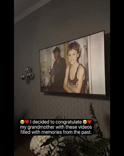 ❓ Want to bring old photos back to life? 類 ✅ Revive vintage pictures with AI - let faces shine again! | Photica・Live Photo AI Animator | Facebook