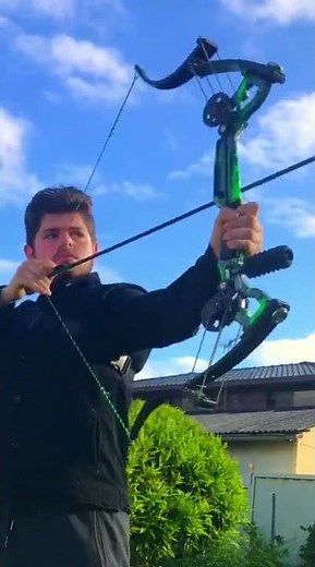 Speed shooting the Oneida. #Archery #oneidaeaglebows