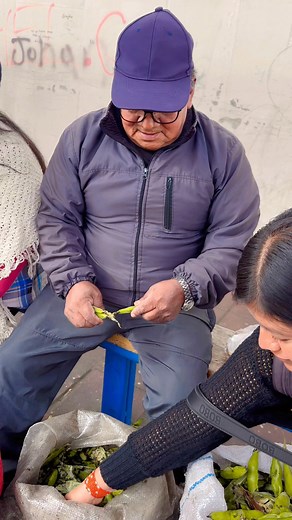 31K views · 137 reactions | En feria de los catzos, hasta las habas encontramos de la mata a la olla | Roberto de la Torre | Facebook