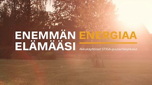 STIGA:n 500-sarjan akkuruohonleikkureissa on kaksi samanaikaisesti toimivaa akkua, mikä mahdollistaa älykkäämmän energiankulutuksen, pidemmän käyttöiän ja entistä suuremman tehon. Ne on suunniteltu tekemään ruohon leikkaamisesta helpompaa kuin koskaan. STIGA:n synkronoidut 500-sarjan akkuleikkurit antavat enemmän energiaa puutarhaasi ja elämääsi. Tutustu tarkemmin: www.stiga.com/fi/500-series-battery-system | Stiga