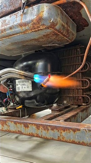 Welding copper pipe #hvac #refrigeration #airconditioning #refrigerator #repair