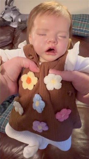 Crying Reborn Baby calms down with pacifier #rebornbaby #rebornoriginal #doll #fakebaby