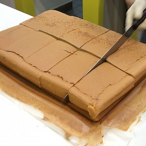 4.5M views · 10K shares | These jiggly cheesecakes have finally arrived in the US. Footage courtesy of HangryDiary; https://www.instagram.com/hangrydiary/ | Insider Dessert | Facebook