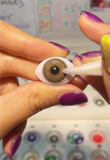 Check the beautiful hazel colored contact lenses! I love them! 💛🧡💛 #contactlenses #coloredcontacts #contactlens #cosplaymakeup #eyemakeuptutorial