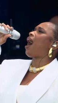 Jennifer Hudson performs The Impossible Dream at Obama Presidential Center opening