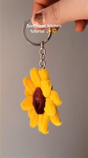sunflower keychain tutorial ✨🌻 #sunflowercraft#flowers #youtubeshorts#keychain #diy#easydiy#youtube