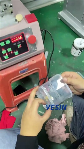 printing machine for food container printing， 1.000 units per hour. improve production efficiency！