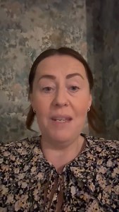 Robbie we found her! The Take That super fan who Robbie tried to call over 30 years after she gave him her phone number has been located and is waiting for you to reach out. Netflix take note! #robbiewilliams #netflix #takethat | Evokedotie