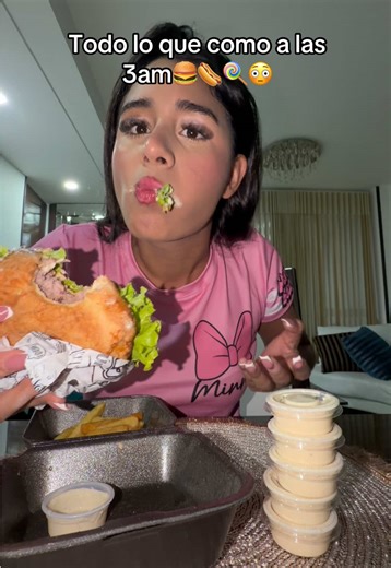 Quien quiere que lo invite a comer a mi casa?🏠🍰🍟🥐 #fyp #comida #food #3am