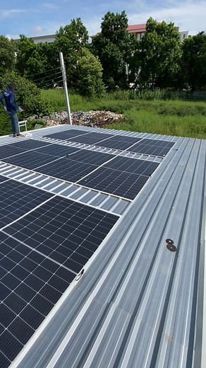 6.1K views · 102 reactions | Solar Slim Mono Half Cell ติดมาปีกว่ายังอยู่ดีครับ  #แผงโซล่าเซลล์ #solar #solarmonkey #ติดตั้งโซล่าเซลล์ #ช่างโซล่าเซลล์ | Solar monkey | Facebook