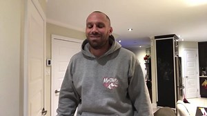 61K views · 1.6K reactions | || Étienne || Pendant qu’Hayden dort (il est jet lag puisqu’il revient de 10 jours en Hongrie avec son père), je m’amuse avec son cadeau de Noël! Chuuuuuuuuutttt 狼 La fin est absolument spectaculaire !!! Écoutez par vous-même  #Hoverboard #VieDeFamille | Maika | Facebook