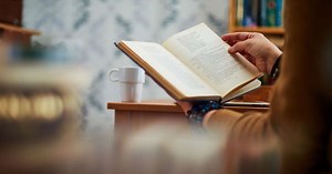 Quais foram os livros mais vendidos no Brasil em 2025? Veja a lista