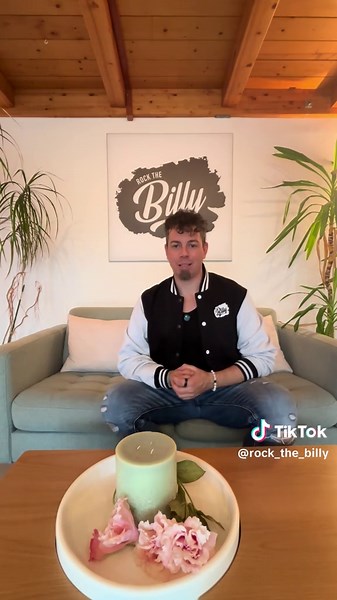 Rock the Billy ist mehr als ein Tanz – es ist ein Lebensgefühl. Mit jedem Beat spürst du Freiheit, Leichtigkeit und pures Glück. Unsere Mission: Wir wollen, dass so viele Menschen wie möglich Rock the Billy kennenlernen, lieben und leben. Komm dazu, bewege dich, lache, tanze – und entdecke, wie gut sich Lebensfreude anfühlt! #dance #groupfitness #dancefitness