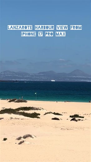 iPhone 17 Pro Max Zoom: THIS IS INSANE 🤯 #iphone17promax #shorts