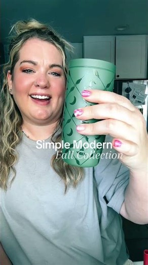 The Simple Modern Fall Harvest Collection 40oz Tumbler is the perfect seasonal drinkware 🍂✨ With a