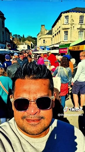 🌟 Exploring the Frome Independent Market! 🎥✨ Step into the vibrant streets of Frome with us as we wander through one of the UK’s most exciting markets! 🏡🎶 From unique handcrafted goods and vintage treasures to mouth-watering street food and live entertainment, this market is a must-visit for anyone who loves creativity, community, and independent businesses! 📍 First Sunday of every month (March - December) 🕙 10 AM - 3 PM Watch our latest vlog as we explore the market, chat with amazing loc