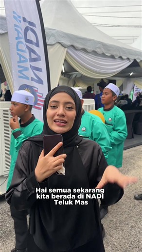 Jom kita terjah warga NADI Telok Mas! Agak-agak, ramai tak yang pernah kena scam? Kita tanya pendapat dorang hari ni! 🎤🕵️‍♂️ #MCMC #KempenInternetSelamat #internetselamattanggungjawabsemua #fyp #voxpop