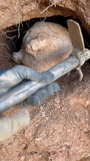 107K views · 564 reactions | #HistoryUncovered #treasurehunting #AmericanHistory #abandonedplaces | Gold treasures | Facebook