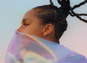 Alicia Keys drops new song 'Underdog' with music video