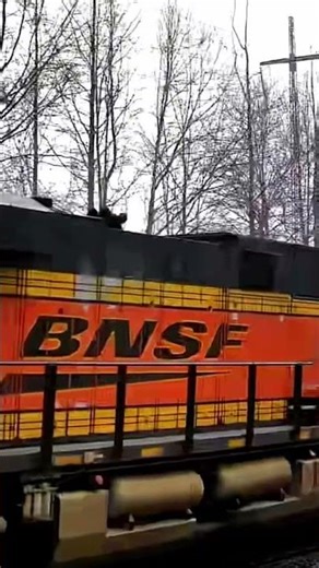 BNSF 712 Warbonnet trails on CSX M601 in LaGrange, Ga!!
