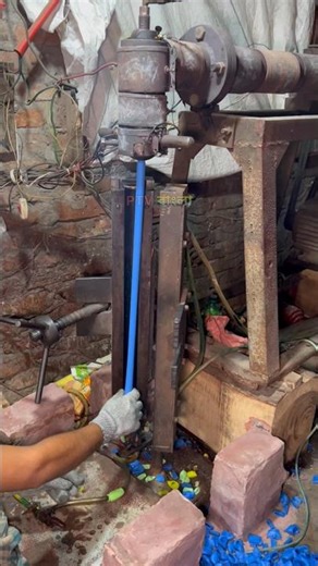 The amazing process of making plastic stumps from plastic granules using a machine.