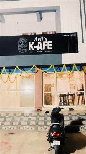 FOOD WITH VARUN TAMIL on Instagram: "Korean Pasta ippo namma Bhimavaram-layum kidaikum! 😱" Bhimavaram-la oru cute-ana hangout spot kandupidichiten! 😍✨ @aviis_kafe Ambience vera level-la iruku, friends & family oda time spend panna semma place. Especially couple friendly & birthday celebrations-ku super! 🎉 🤤 Naanga enna try pannom: 🍟 Loaded Chick Fries 🍫 Oreo Bowl Crunch 🍝 Veg Korean Pasta (Ennoda personal favourite! 🔥) 📍 Location: Avii's K-AFE, Near B.V. Raju Statue, Vishnu College Road