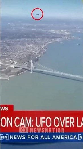 UFO Outruns Plane: Pilot's Shocking Footage #shorts #lab360